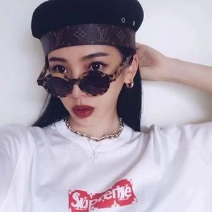 Meet your Posher, Leila